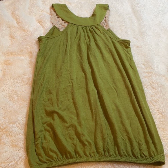 green sleeveless tank top‎ - Picture 6 of 6